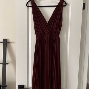 Wilfred Aritzia Karel pleated chiffon deep V dress - Size XS